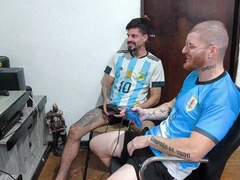 Carmona and Hisak bet that whoever loses will give their culo