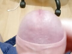 My girlfriend threw off a photo of her ass with a black dick inside, I already started to masturbate on her imagining my