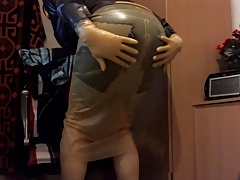 Ich Gummisau mit Pissespermacocktail in Pissgelben Latex