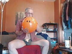 Balloonbanger 34) Great Fun w Awesome Balloons and Cum Shot