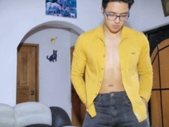 Mexicano dando sexo dt a fake penis y metiéndolo en su arse muy rico