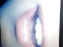 Ex lips and hips shaking
