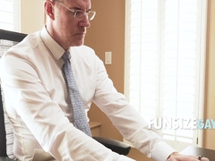 DILF's Gets Dispersed By Lovely Twunk During Workday