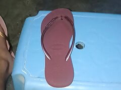 Cum in Havaianas Slim Velvet