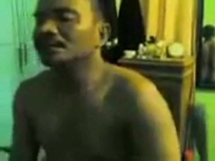 Indonesian Bareback: Smoking Top Fucks Younger Bottom7777