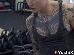 Yoshi Kawasaki works out while having a butt plug in his tight asshole