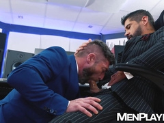 Justin Jett seduces OnlyMatt into deepthroating his massive cock