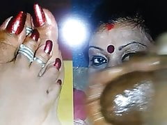 Spicey INDIAN AUNTY Wants It On Her Feet And Face
