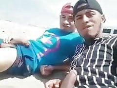 con esos amigos tam buenos