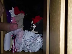 branle masturbation sur les sous vetements de ma colocataire