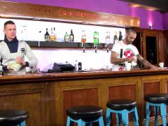 They like 3some screwing in the cafe