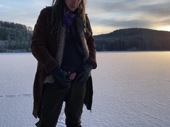 Fapping off on a frozen lake - 4k 30fps