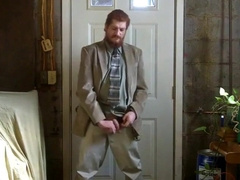 Str8 Israeli daddy jerk off in suit