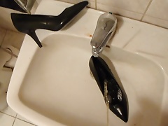 Piss in wifes stiletto heel