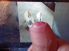 Jerk off while looking at pictures of high heels
