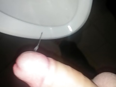 pissen und spritzen in wc