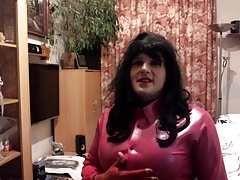 Ich Dirty Talk und als Latexnutte gedresst zur Benutzung