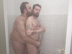 Fucking Bareback in the Shower