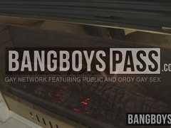 Horny twinks pound and suck every open holes in wild threesome