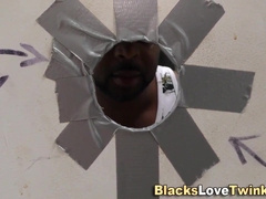 Watch this hot amateur ebony blow a big load while getting a good tongue ride