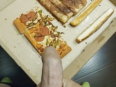 Cumming on Pizza
