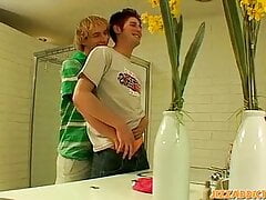 Young athletic men Casey Wood and Shane Allen anal breed
