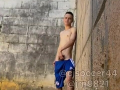 MI VECINO ME FOLLA EN EL JARDÍN