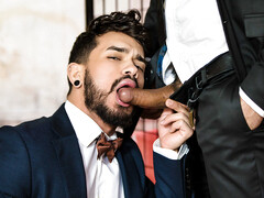 Jean Franko taking off the uniform for Pietro Duarte